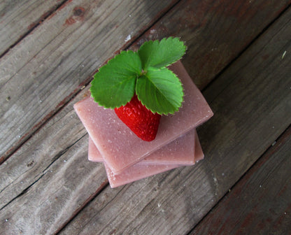 THE FARMER'S DAUGHTER Strawberries and Cream Soap